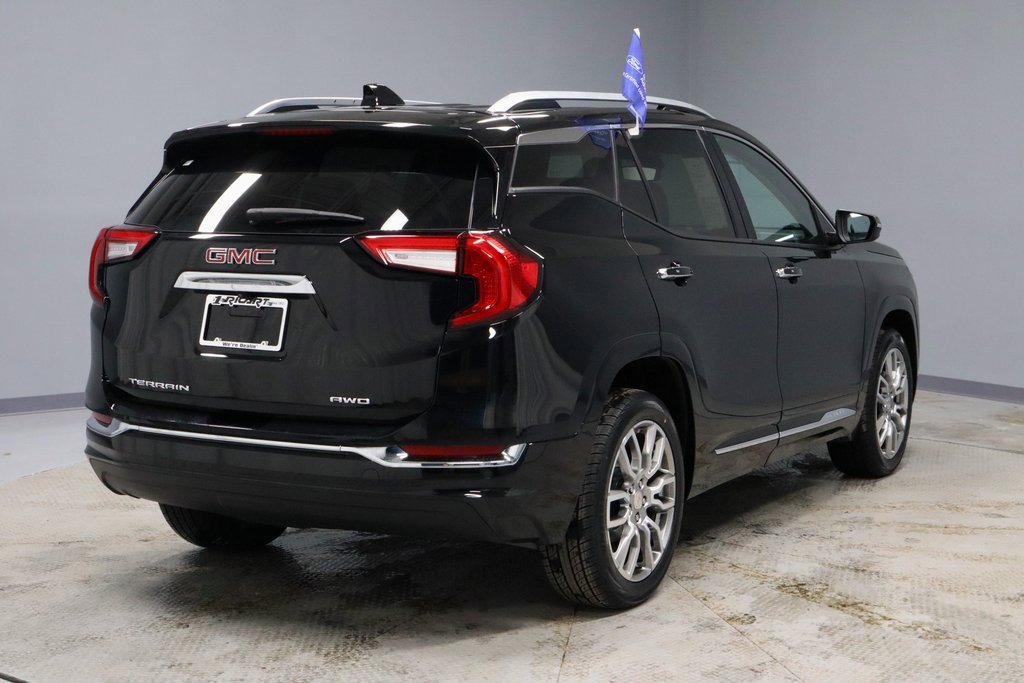 Used 2022 GMC Terrain Denali w/ Denali Premium Package image 11