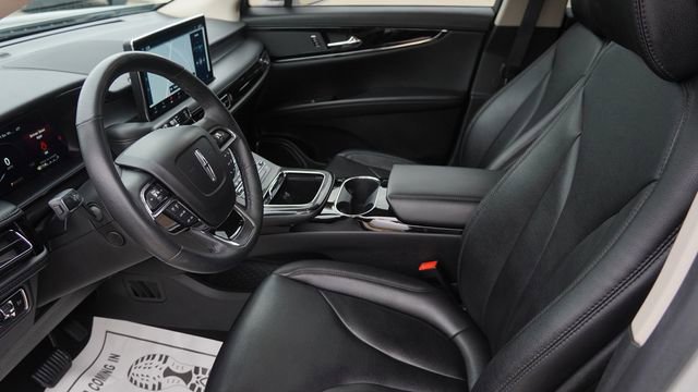 Used 2023 Lincoln Nautilus FWD w/ Premium Package image 19