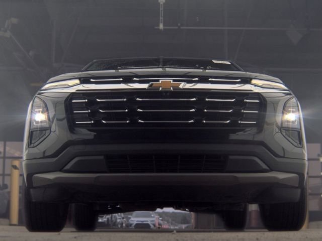 Used 2025 Chevrolet Equinox LT AWD/4WD image 4