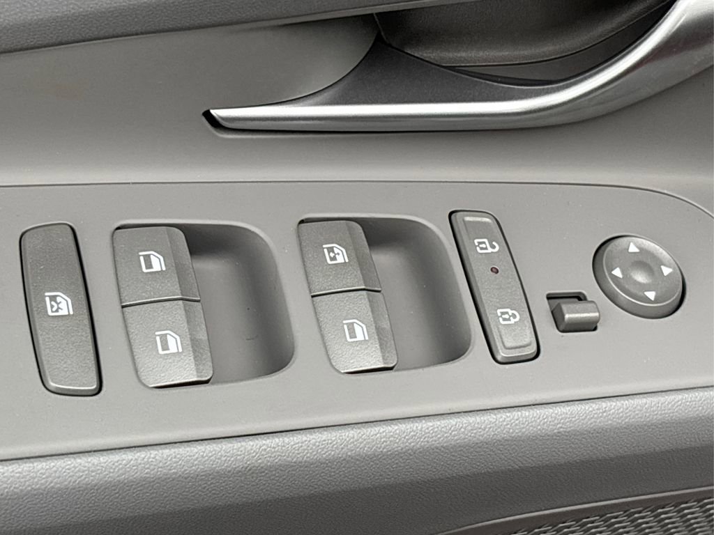 New 2025 Hyundai Elantra Sport image 26