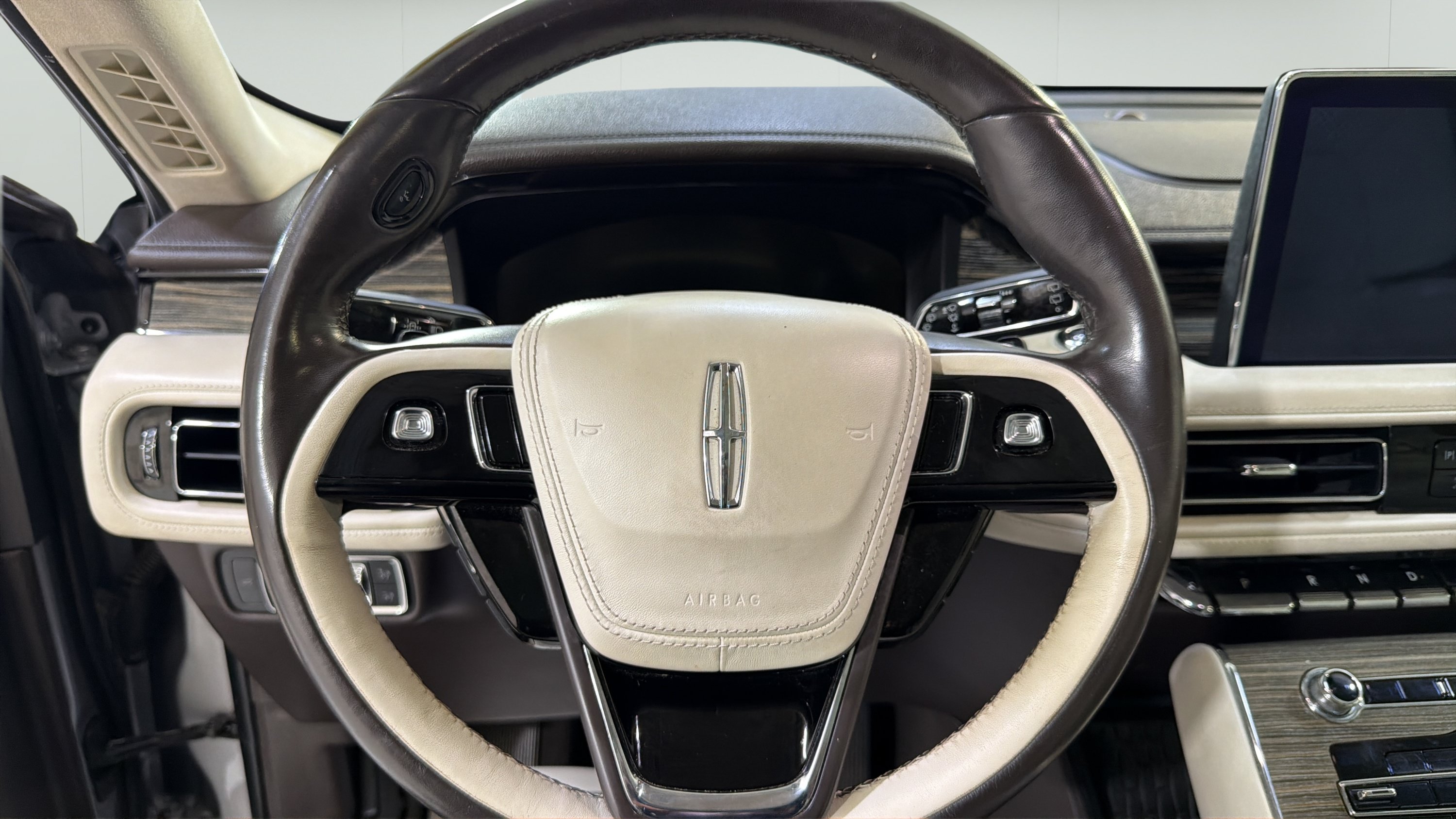 Used 2020 Lincoln Aviator Black Label w/ Dynamic Handling Package AWD/4WD image 12
