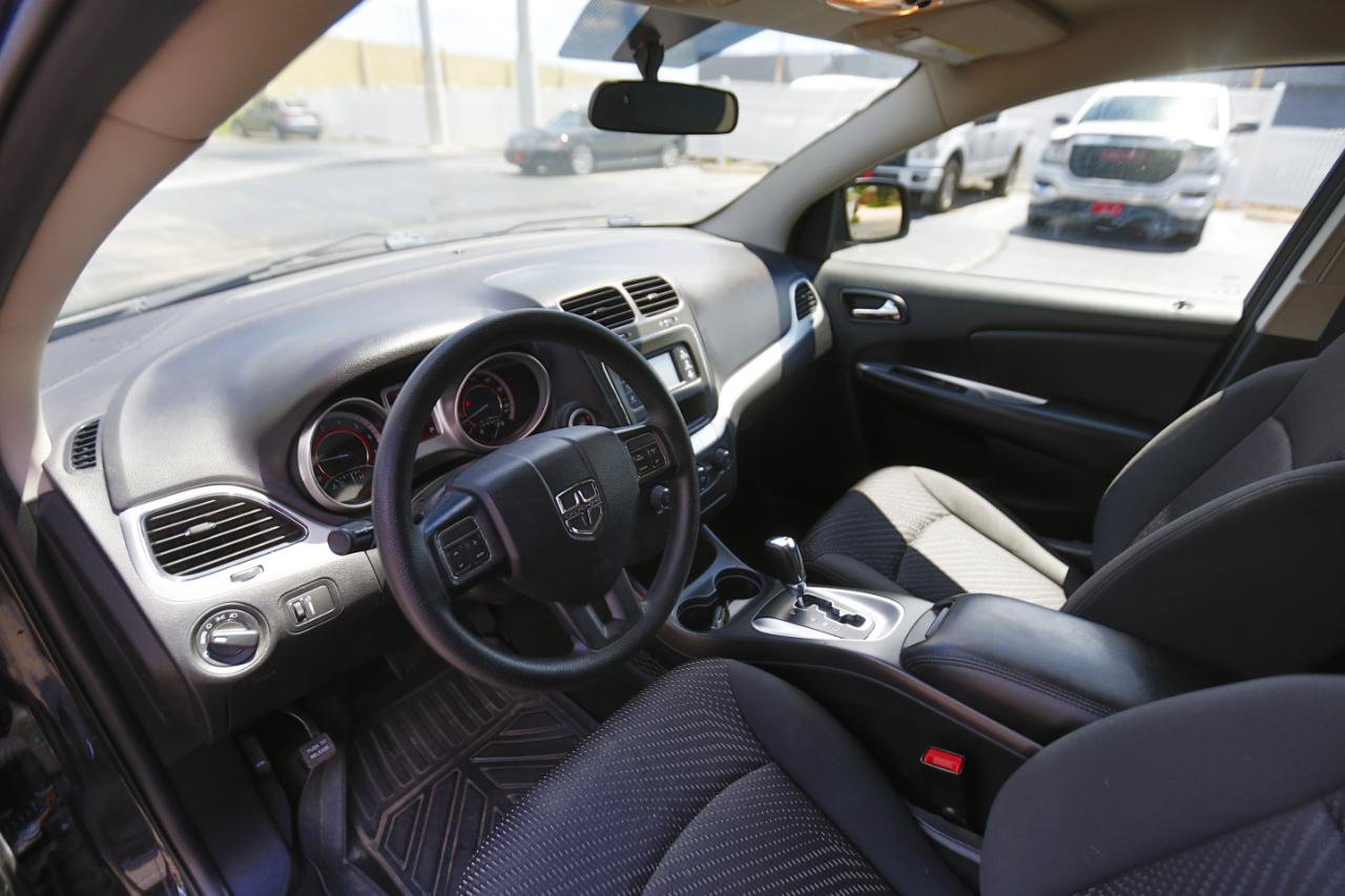 Used 2017 Dodge Journey SE w/ Flexible Seating Group FWD image 4