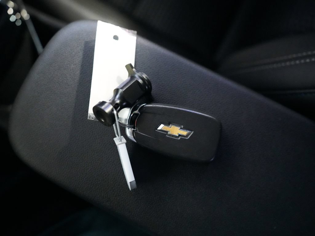 Used 2025 Chevrolet Trax LT w/ Driver Confidence Package FWD image 21