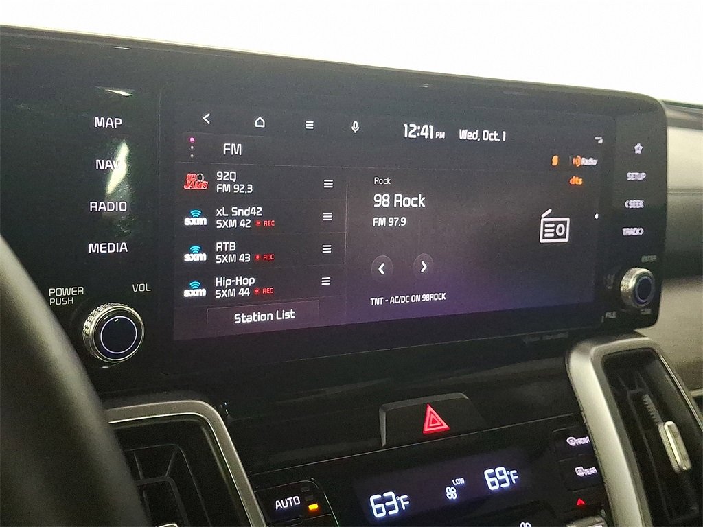 Used 2023 Kia Sorento S w/ Panoramic Sunroof Package image 21