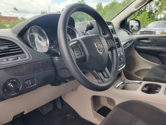 Used 2016 Dodge Grand Caravan SXT FWD image 10