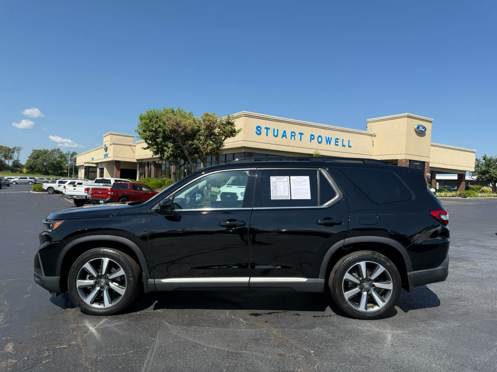 Used 2024 Honda Pilot Elite image 26
