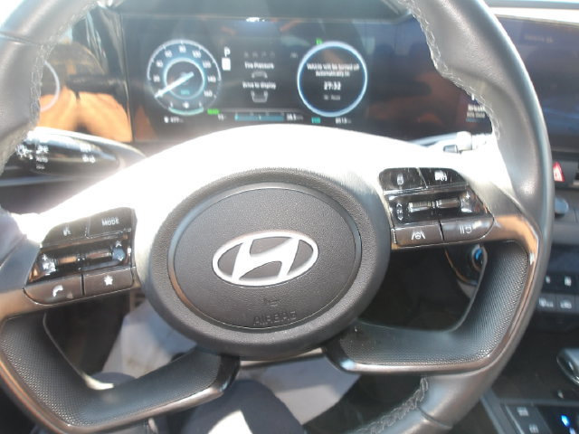 Certified 2025 Hyundai Elantra SEL FWD image 17