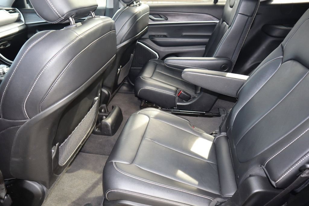 Used 2022 Jeep Grand Cherokee L Limited AWD/4WD image 20