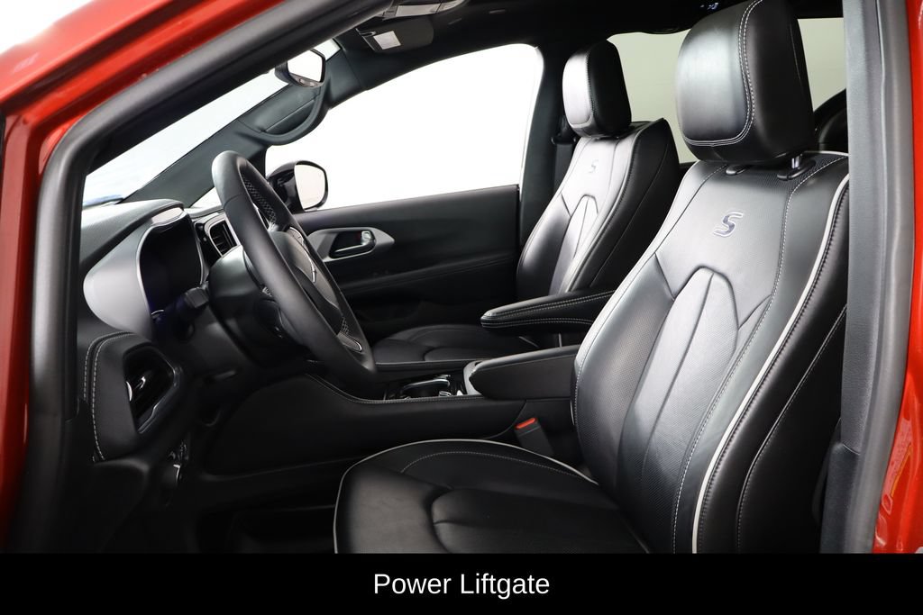 Used 2025 Chrysler Pacifica Limited FWD image 7