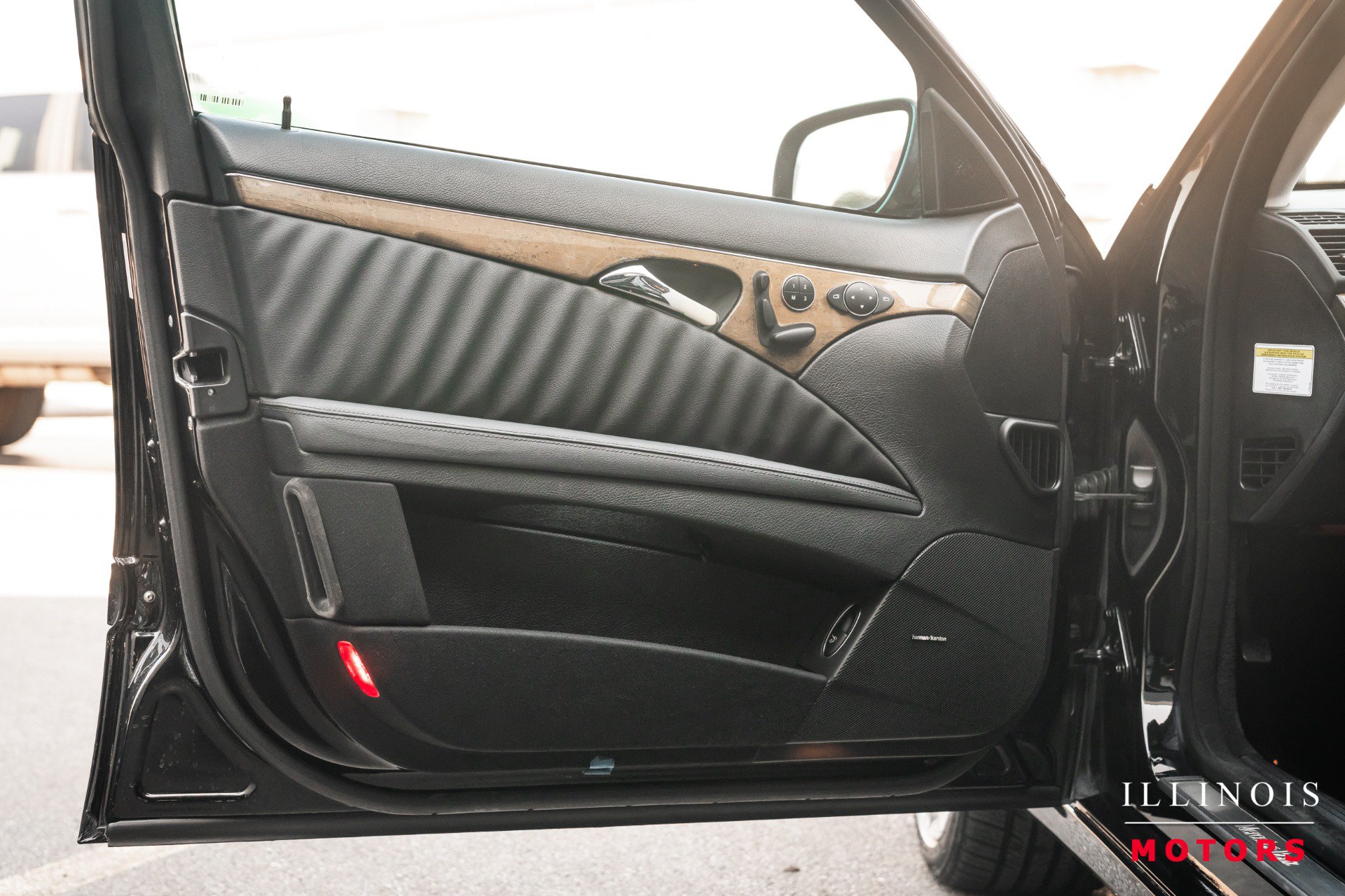 Used 2007 Mercedes-Benz E 550 Sedan image 16