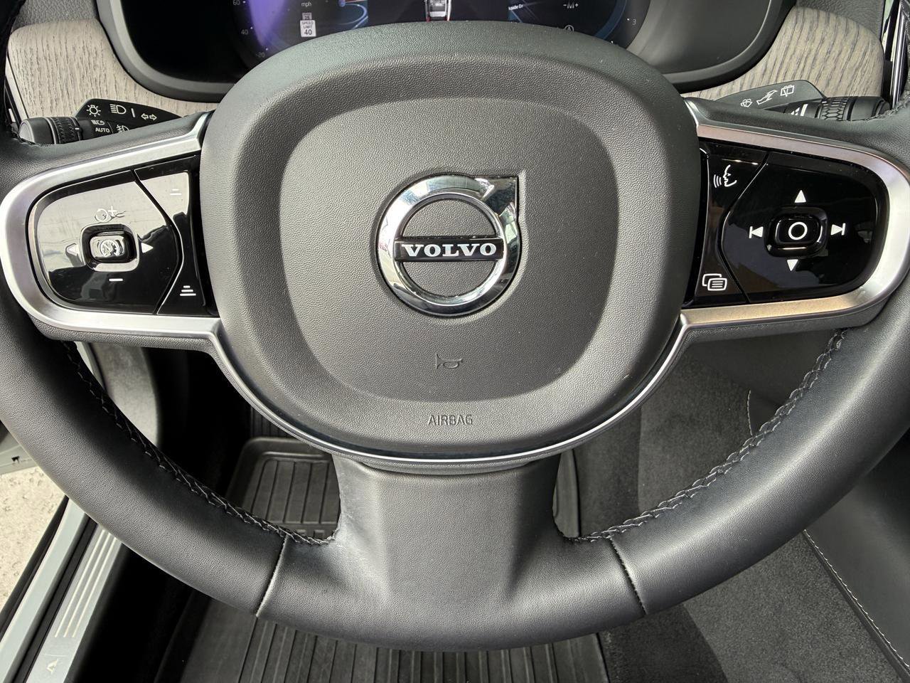 Used 2024 Volvo V90 B6 Cross Country Ultimate AWD/4WD image 17