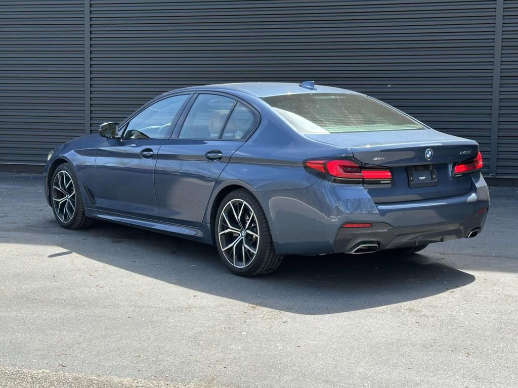 Used 2023 BMW 540i xDrive w/ M Sport Package AWD/4WD image 3