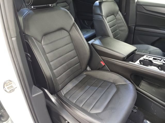 Used 2024 Volkswagen Atlas Cross Sport SEL R-Line AWD/4WD image 37