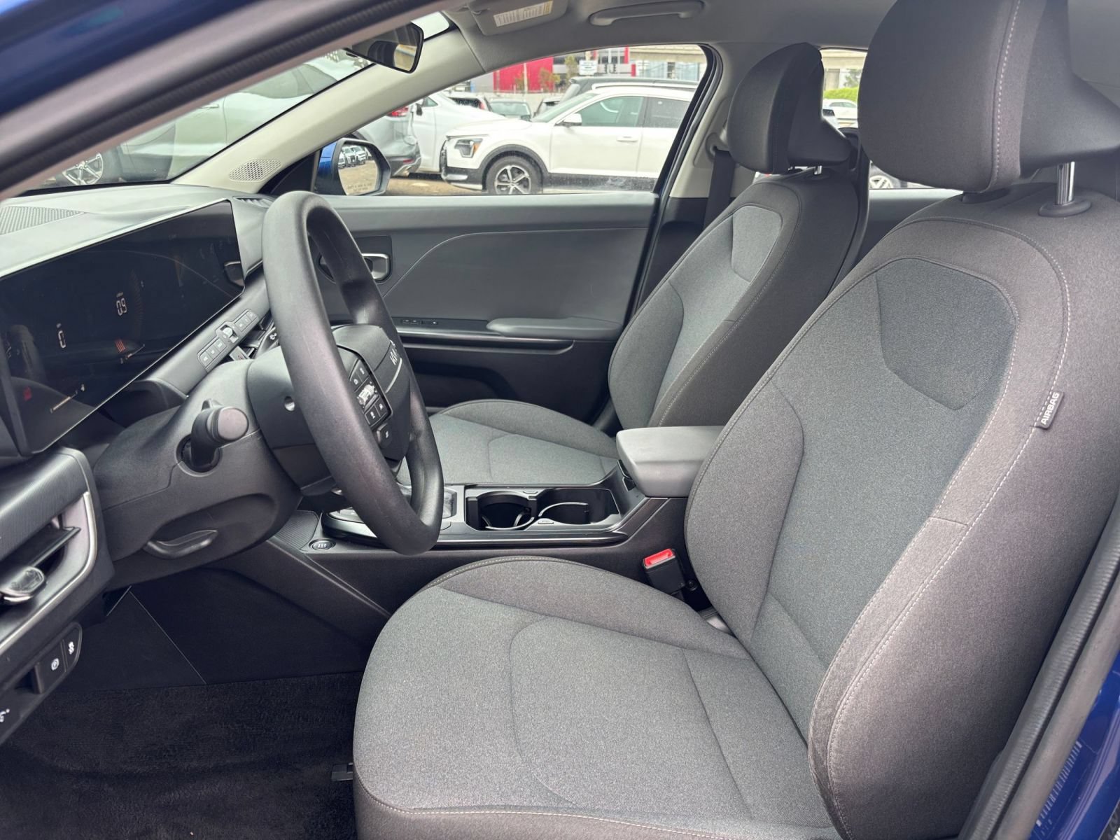 Used 2025 Kia K4 FWD image 25