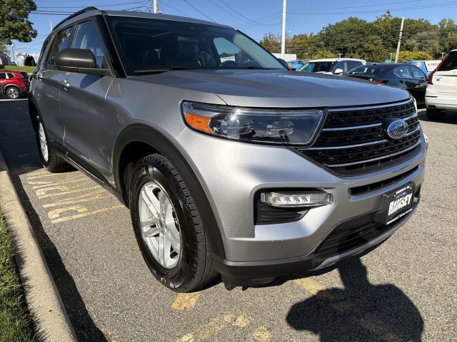 Used 2021 Ford Explorer XLT w/ Equipment Group 202A AWD/4WD image 2