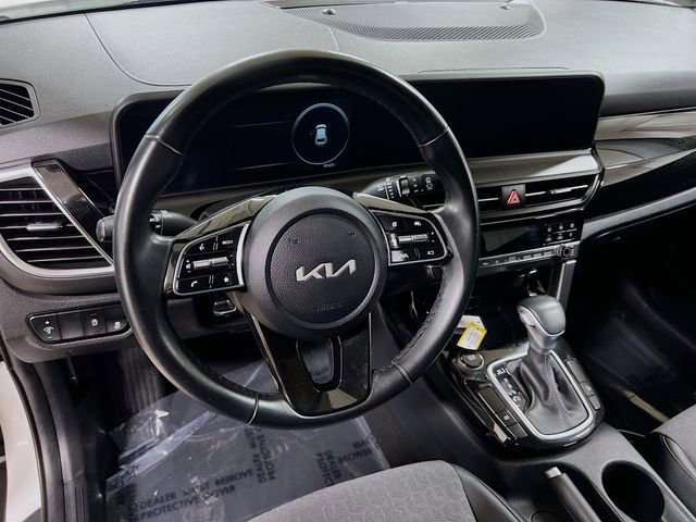 Certified 2024 Kia Seltos S image 11