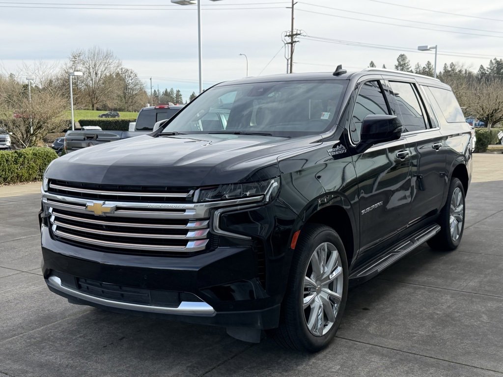 Used 2023 Chevrolet Suburban High Country image 4