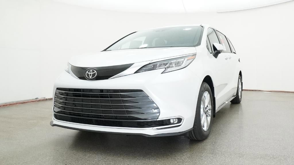 New 2026 Toyota Sienna Limited FWD image 32
