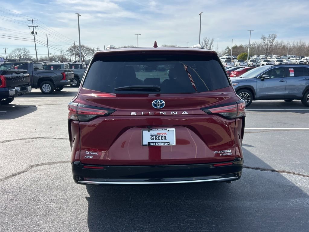 Used 2024 Toyota Sienna Platinum image 21