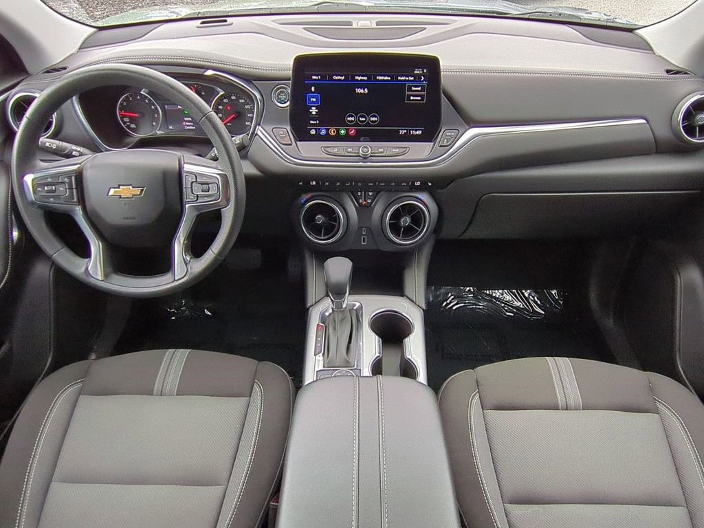 Used 2025 Chevrolet Blazer LT image 15