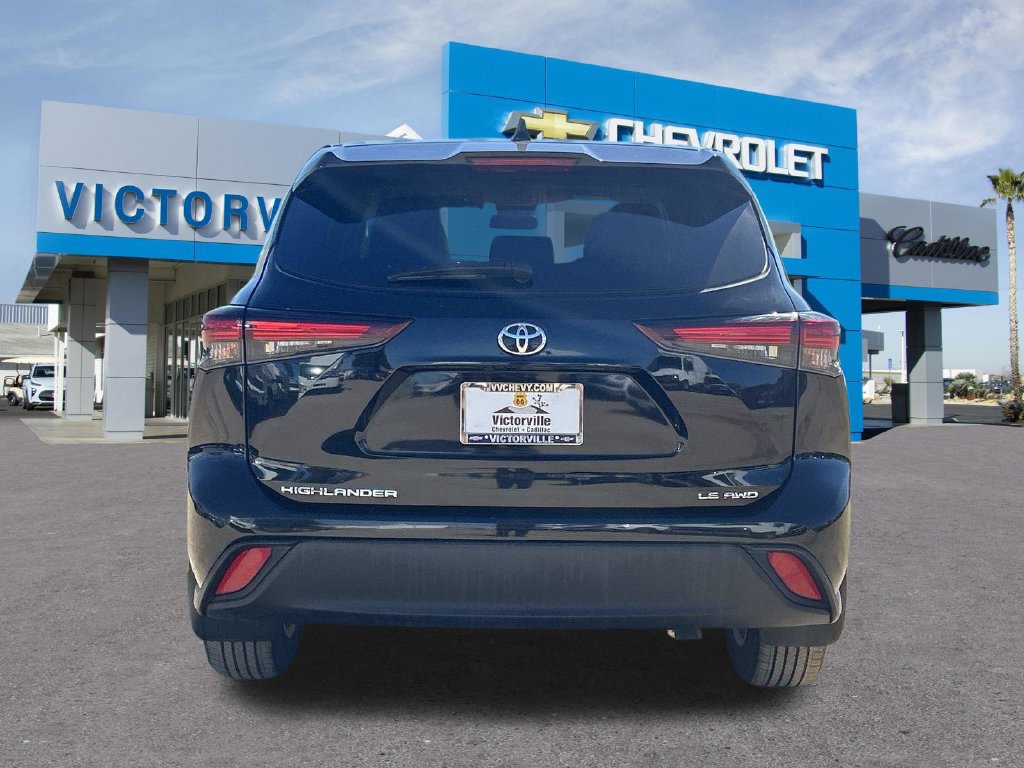 Used 2025 Toyota Highlander LE AWD/4WD image 11
