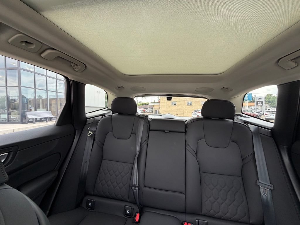 New 2026 Volvo XC60 B5 Plus w/ Climate Package AWD/4WD image 12