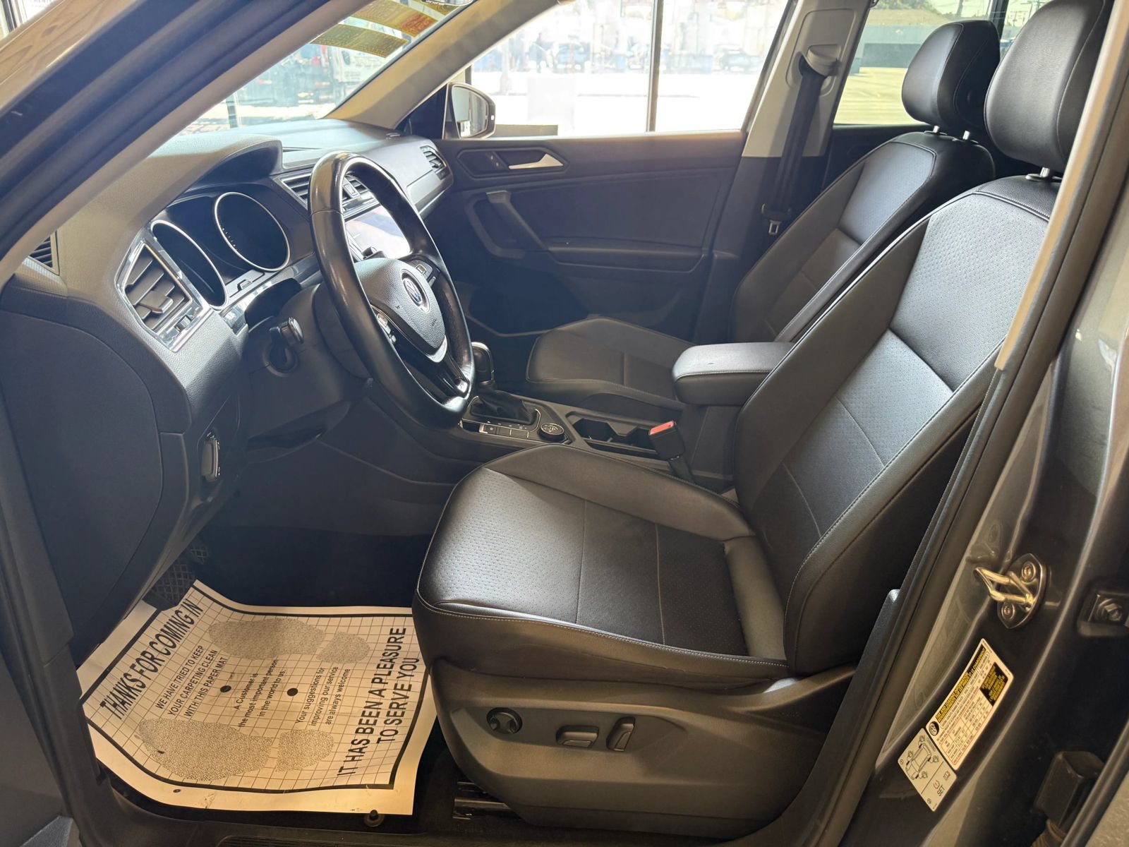 Used 2019 Volkswagen Tiguan SE w/ Panoramic Sunroof Package AWD/4WD image 9