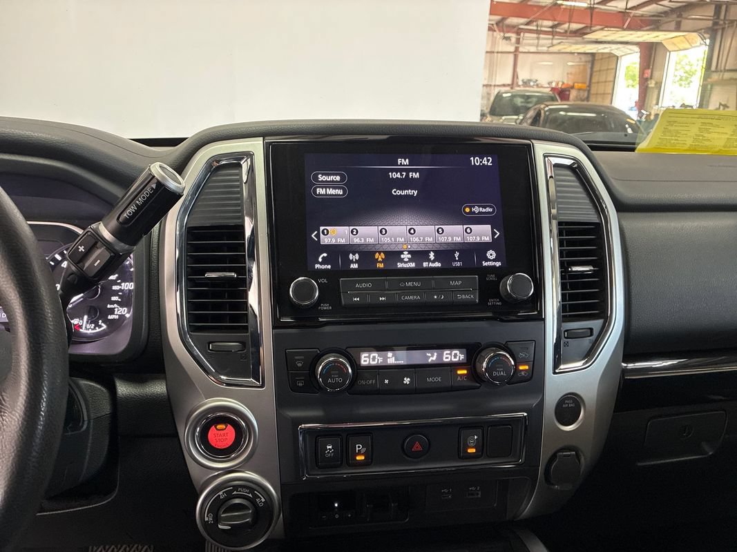 Used 2020 Nissan Titan SV w/ SV Convenience Package AWD/4WD image 15