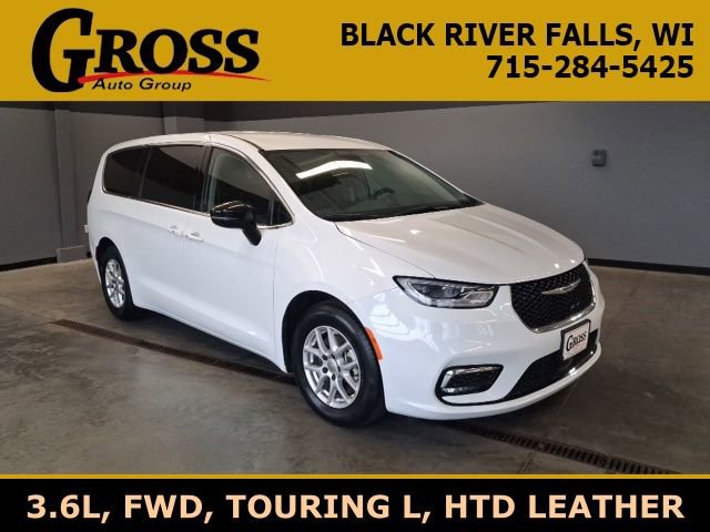 Used 2024 Chrysler Pacifica Touring-L image 1