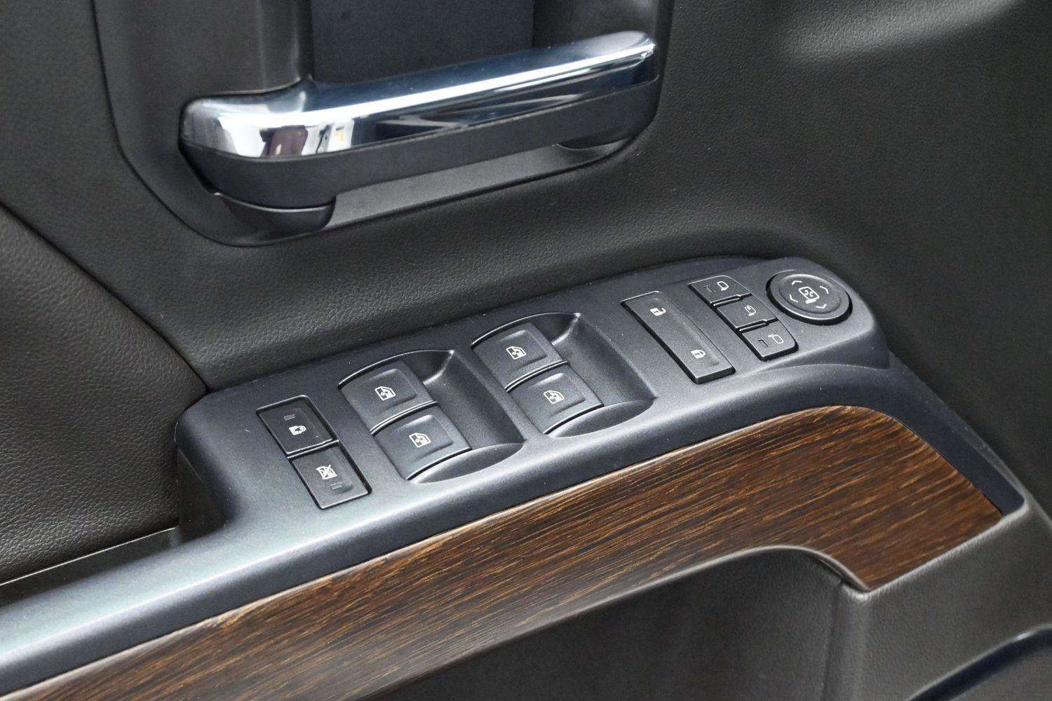 Used 2019 GMC Sierra 2500 Denali w/ Duramax Plus Package AWD/4WD image 11