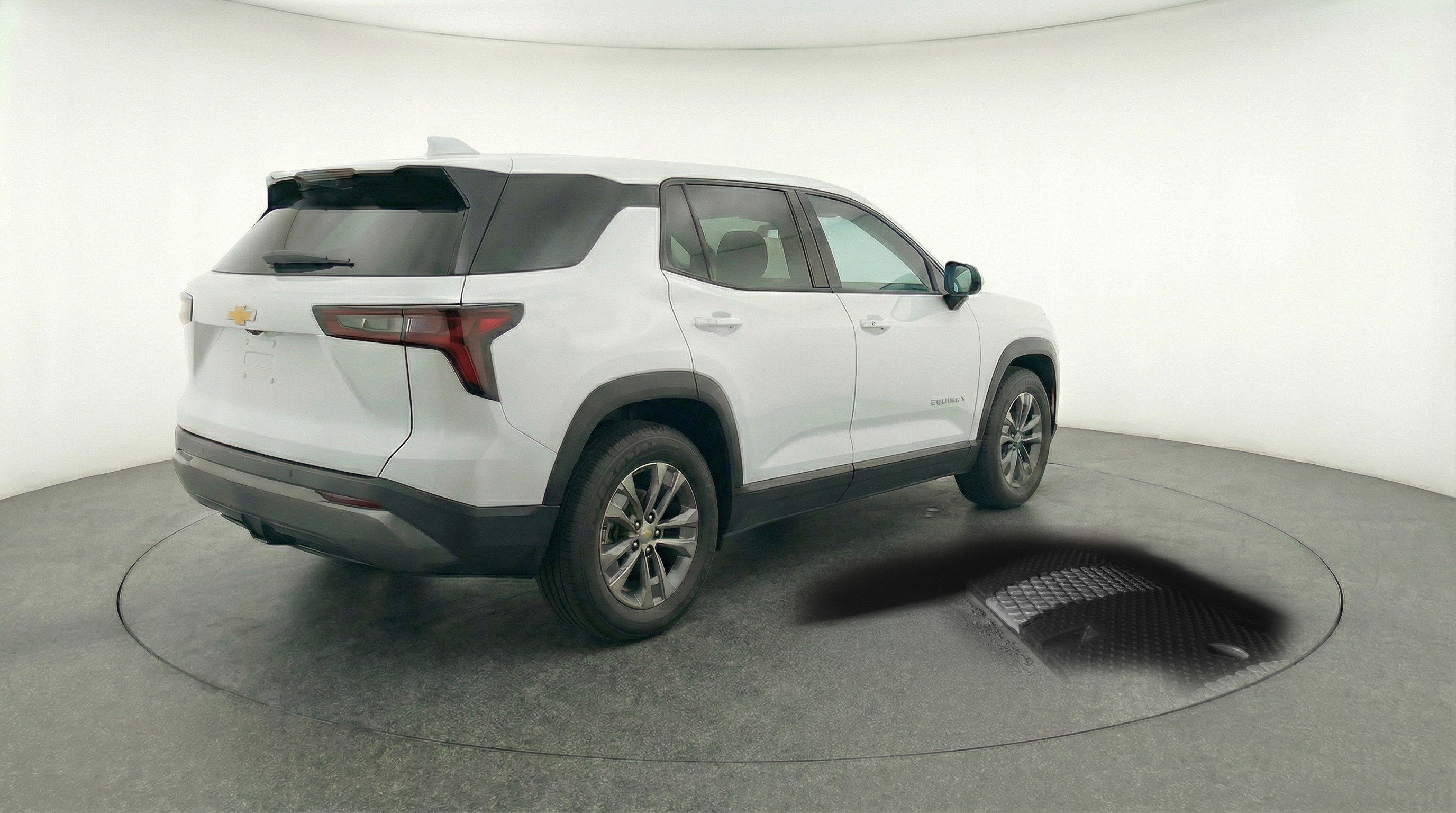 Used 2025 Chevrolet Equinox LT FWD image 9