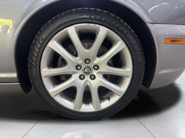 Used 2008 Jaguar XJ8 image 45