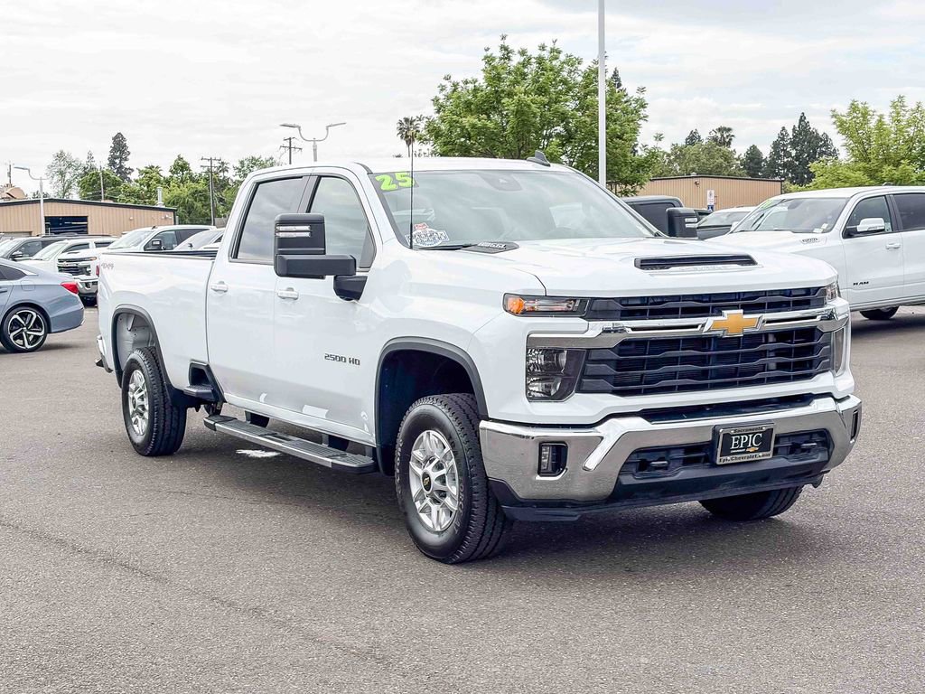 Used 2025 Chevrolet Silverado 2500 LT w/ Convenience Package image 5