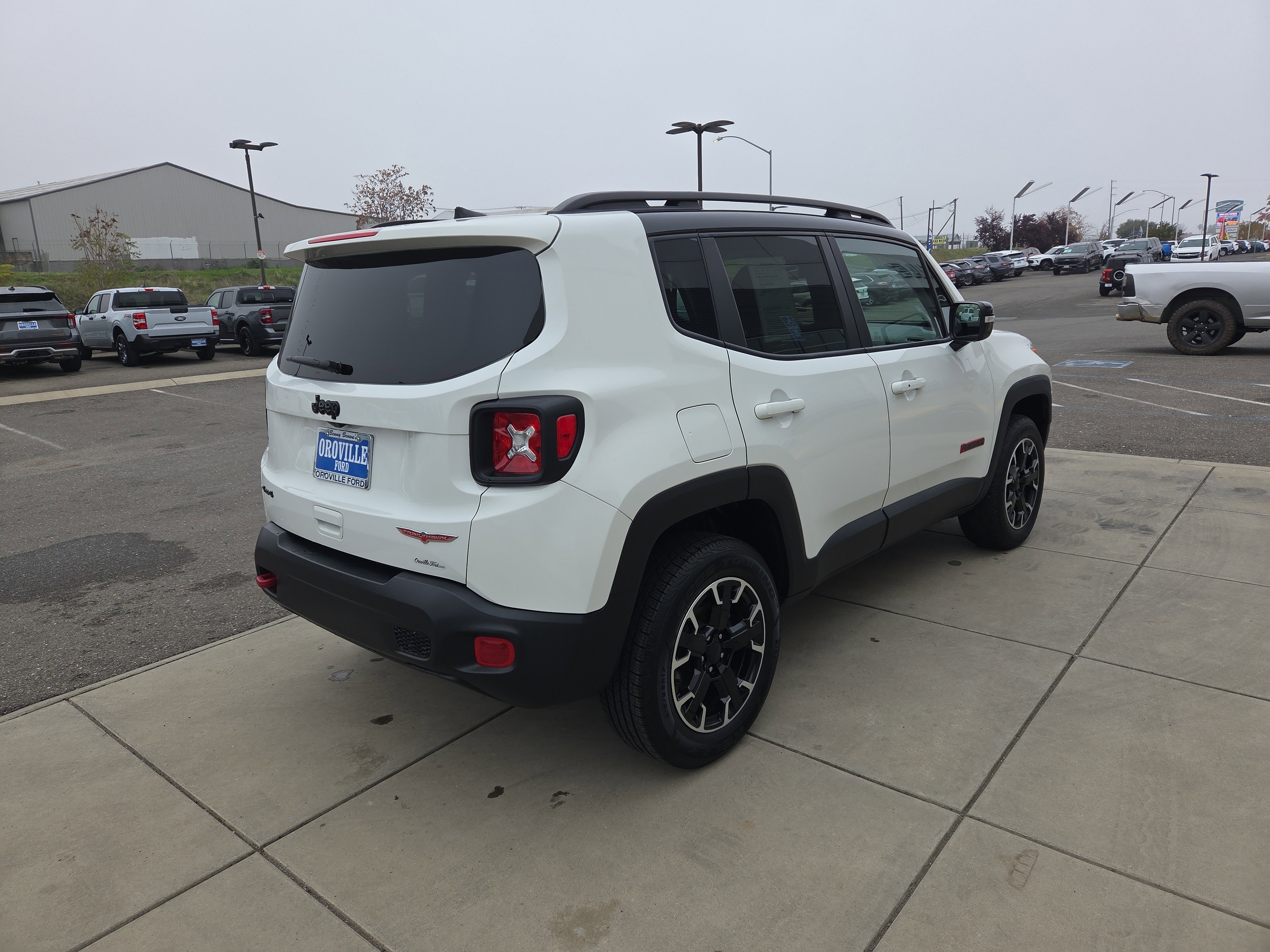 Used 2023 Jeep Renegade Trailhawk image 5