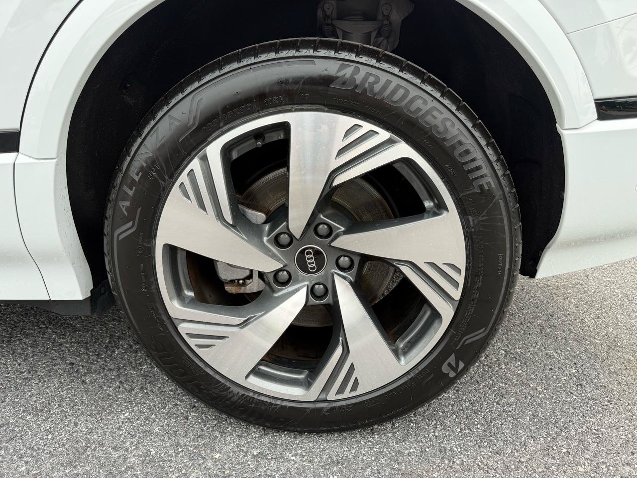 Used 2025 Audi Q6 e-tron Premium w/ 20" Wheel Package AWD/4WD image 9