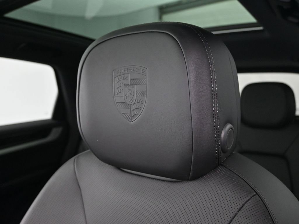 New 2026 Porsche Cayenne image 19