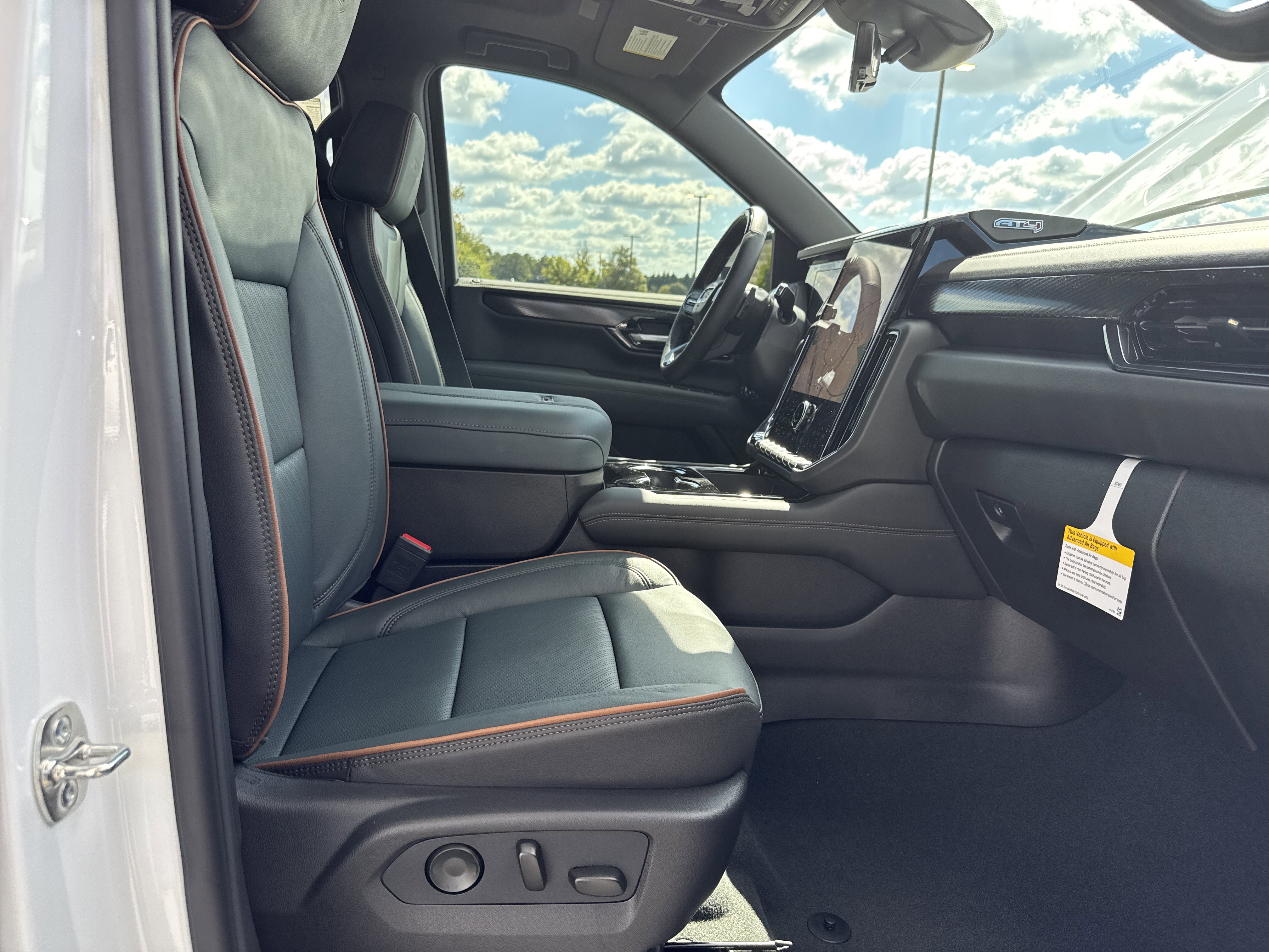 New 2026 GMC Yukon AT4 w/ AT4 Premium Plus Package image 34