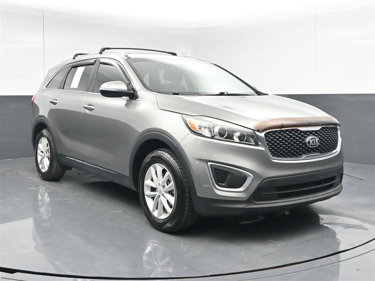 Used 2017 Kia Sorento LX w/ LX Convenience Package FWD image 1