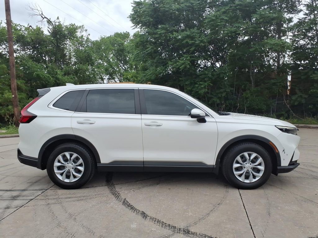 Used 2023 Honda CR-V LX image 2