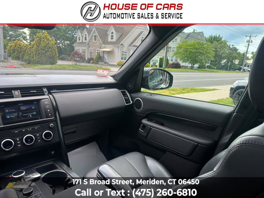 Used 2017 Land Rover Discovery SE image 47