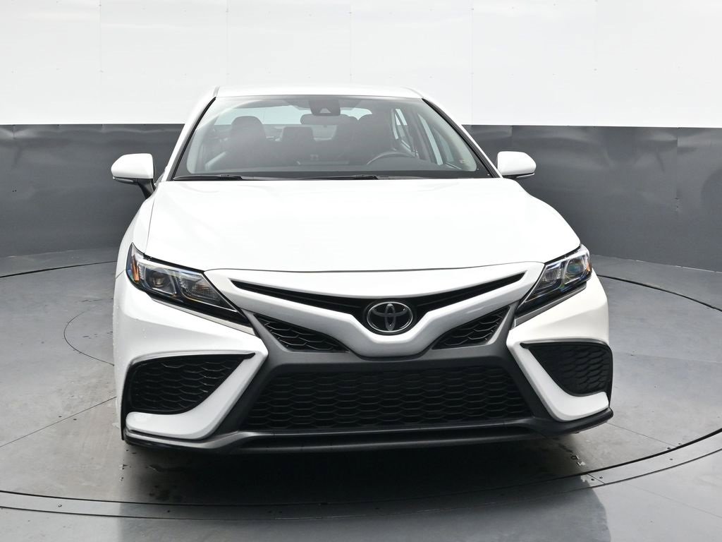 Used 2024 Toyota Camry SE image 10