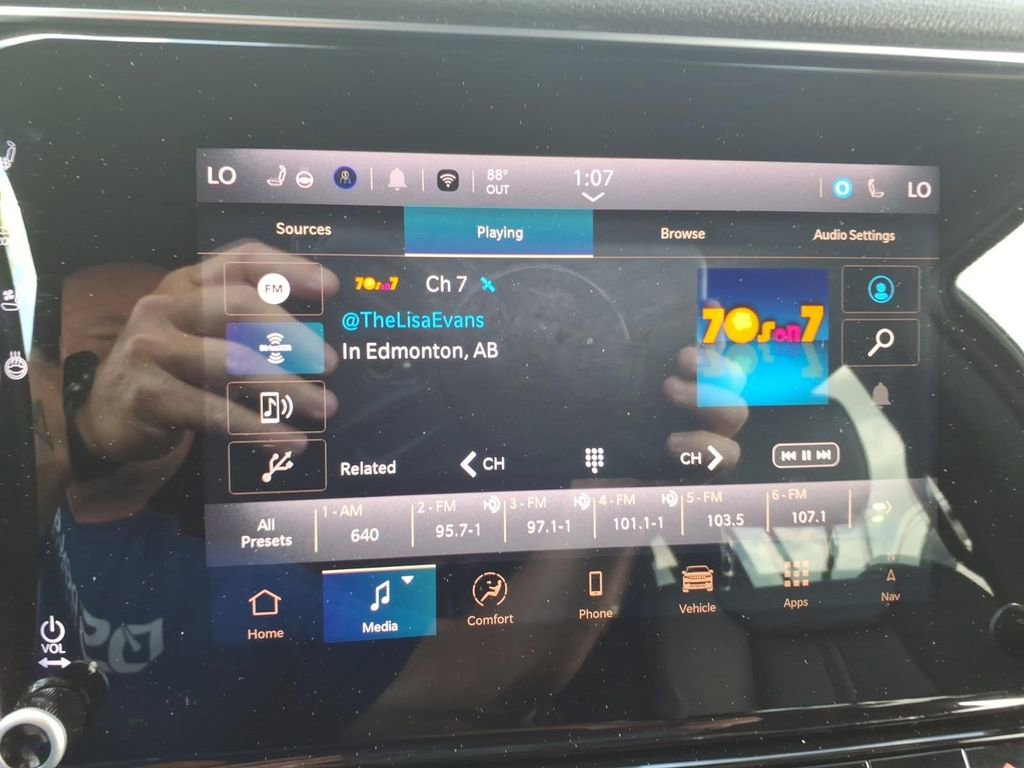 Used 2024 Jeep Wagoneer L Series II image 23