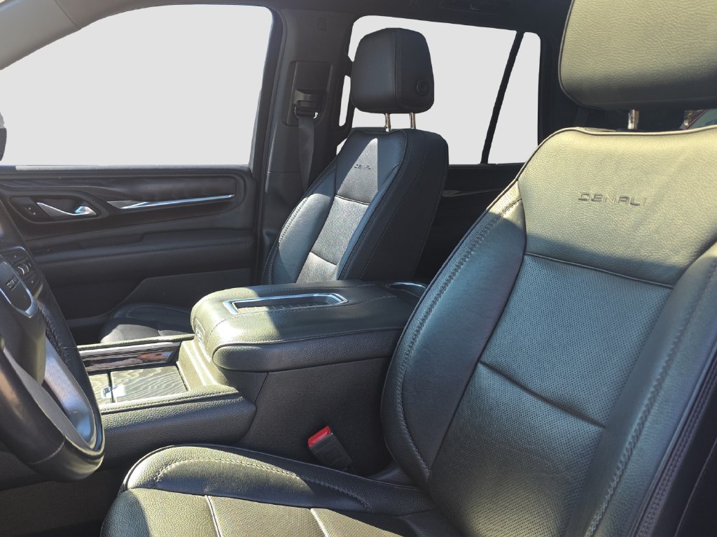 Used 2021 GMC Yukon Denali w/ Denali Premium Package AWD/4WD image 7