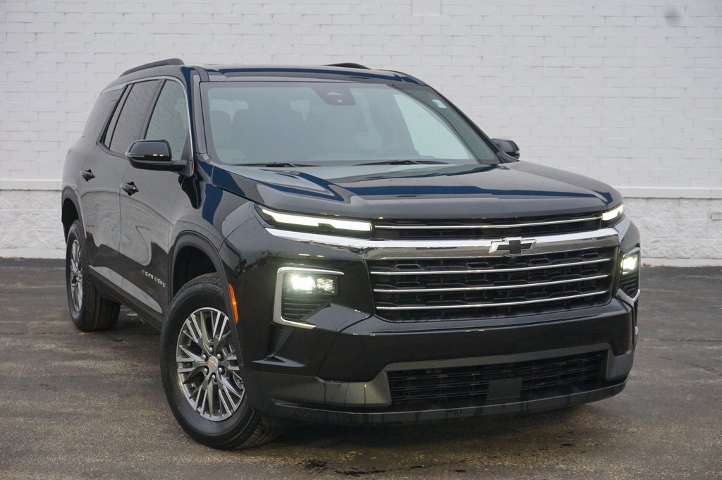 Used 2025 Chevrolet Traverse LT w/ LPO, Floor Liner Package image 4