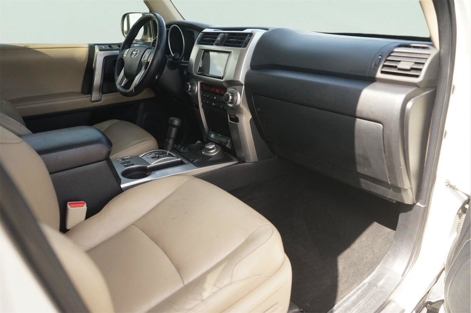 Used 2012 Toyota 4Runner Limited AWD/4WD image 18