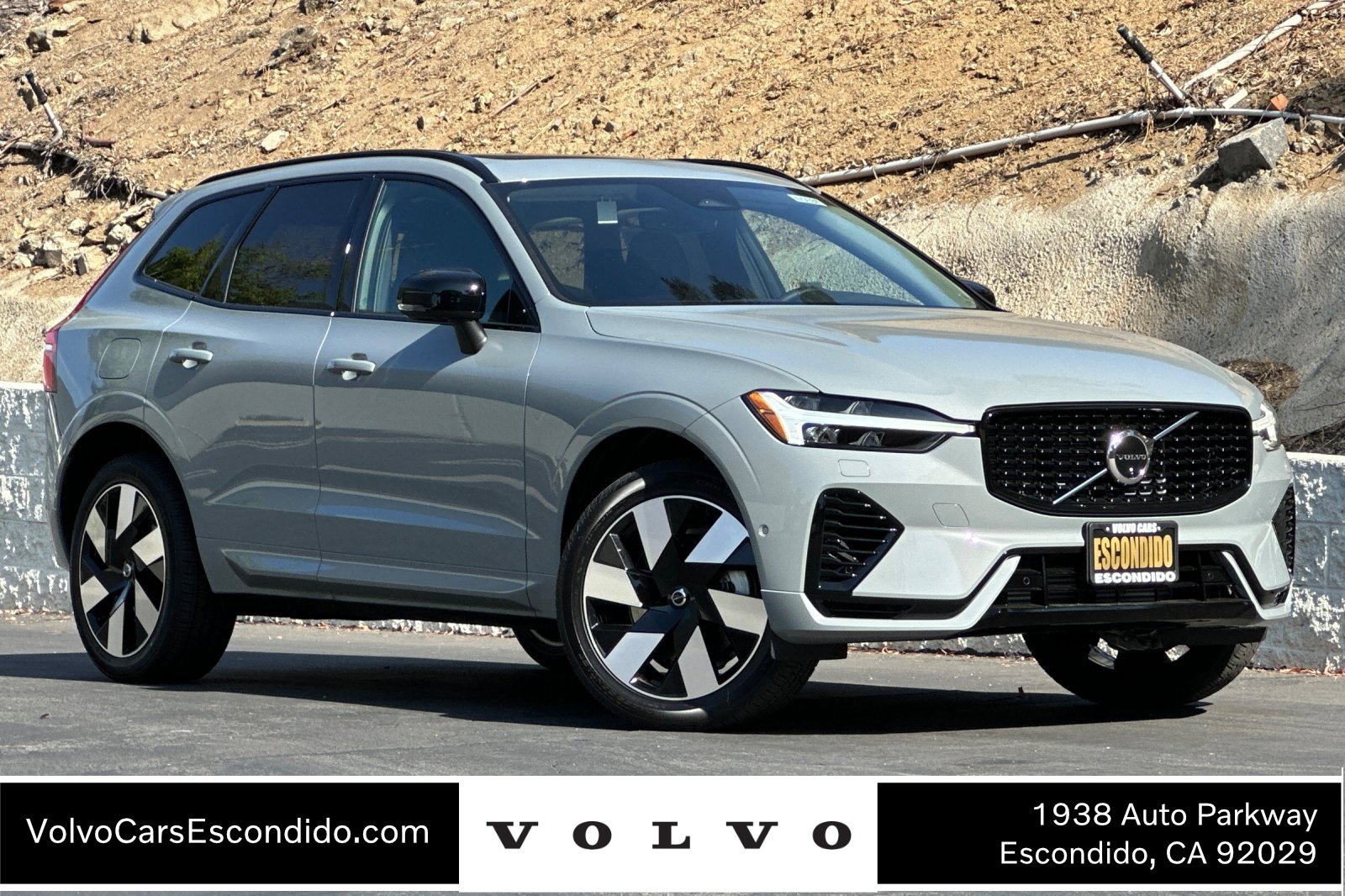 New 2025 Volvo XC60 T8 Plus w/ Protection Package Premier