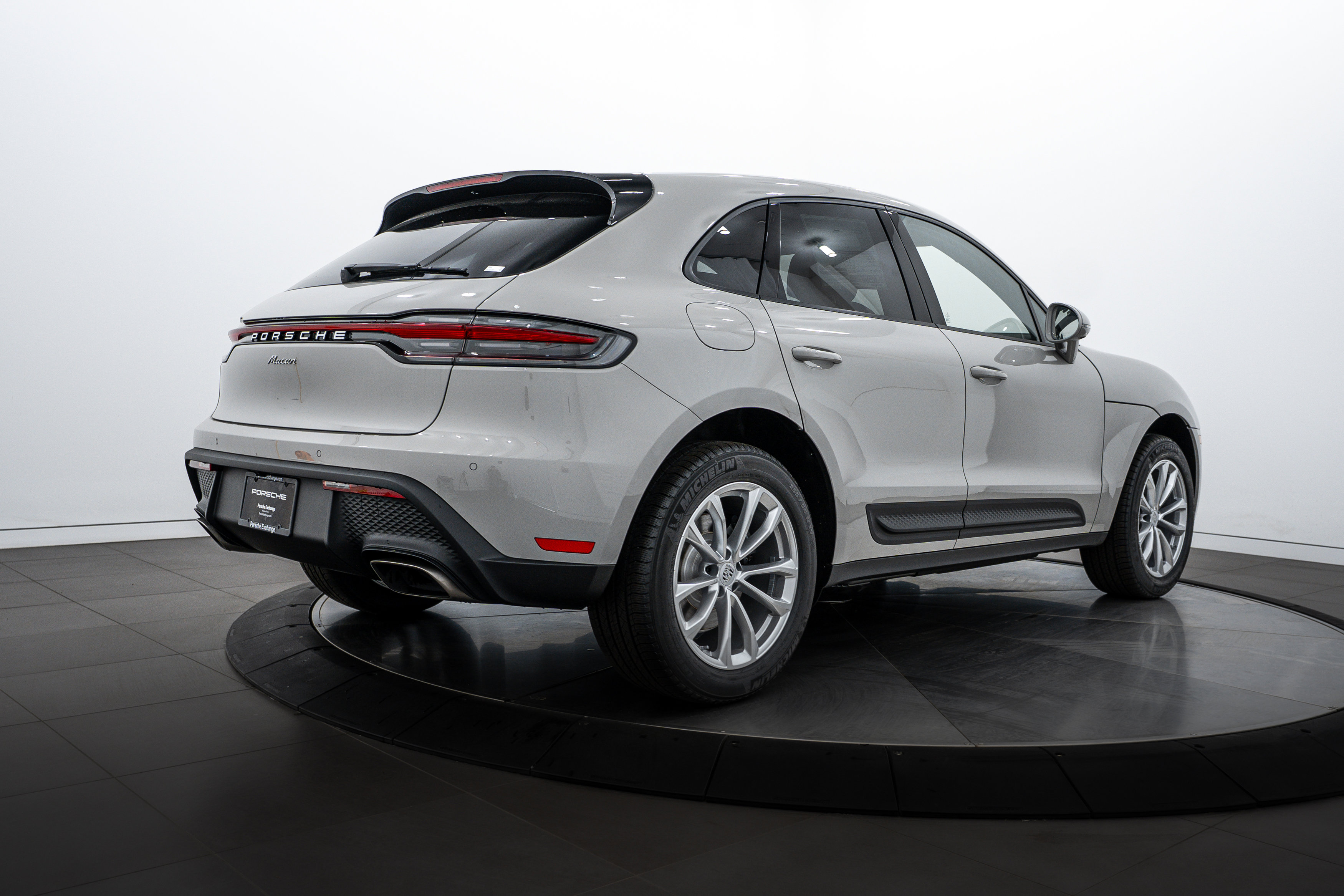 New 2026 Porsche Macan image 7