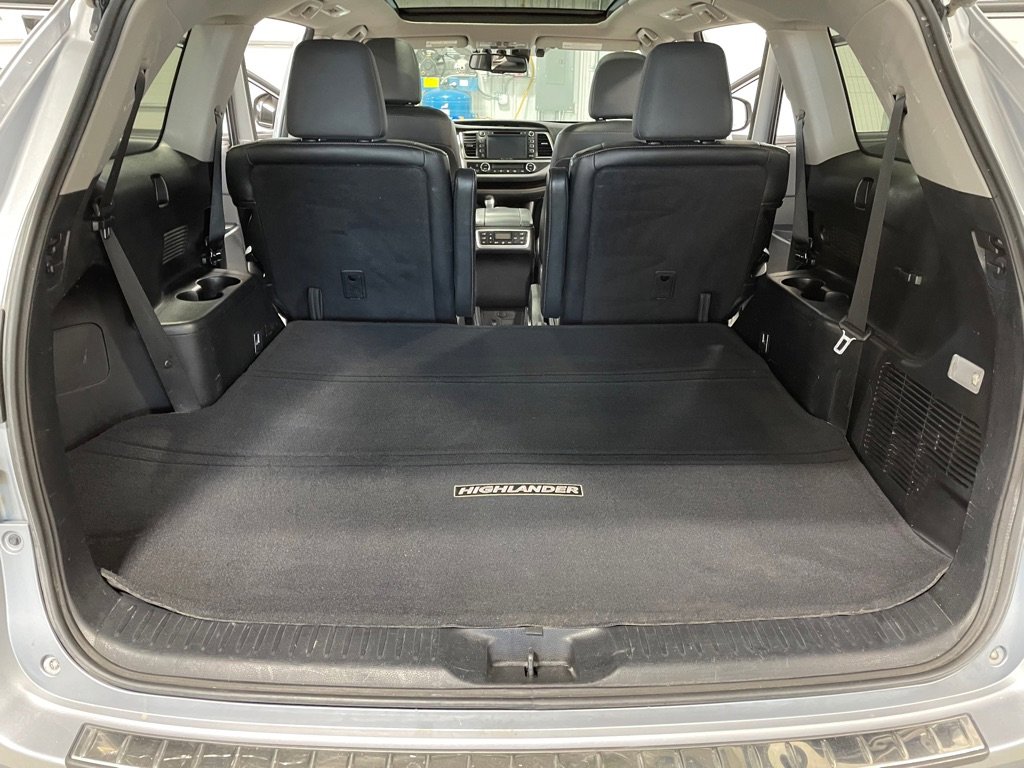 Used 2016 Toyota Highlander Limited Platinum image 19