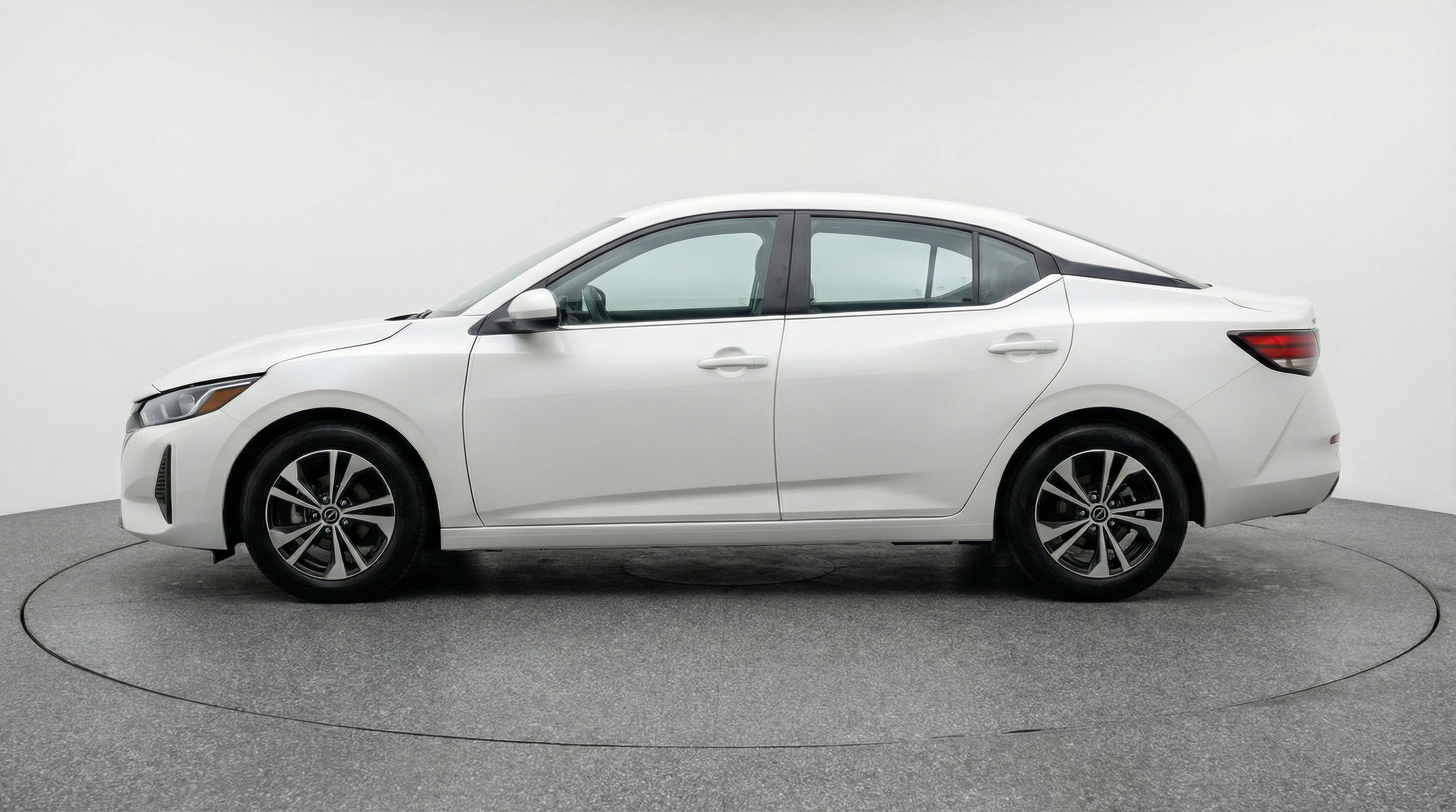 Used 2025 Nissan Sentra SV image 5