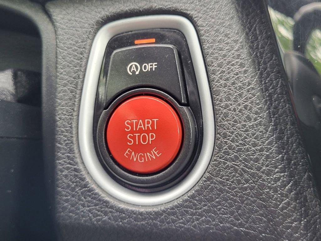 Used 2020 BMW M4 Convertible image 29